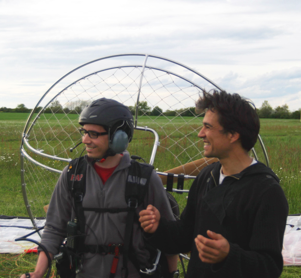 Briefing du décollage paramoteur de Florian pendant son stage à Chênevelles